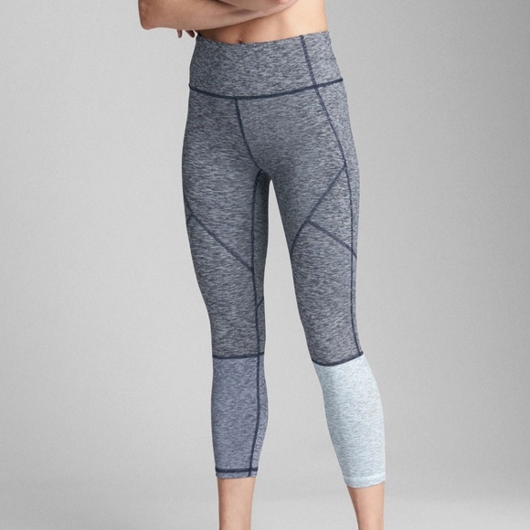 GAP 7/8 high waisted Workout Legging - Picture 2 of 4
